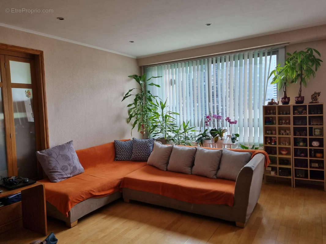 Appartement à COURBEVOIE