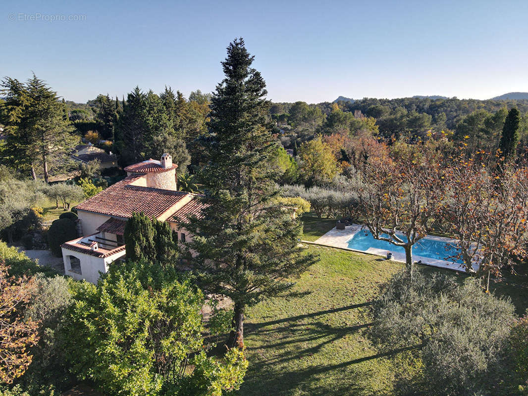 Maison à BAGNOLS-EN-FORET