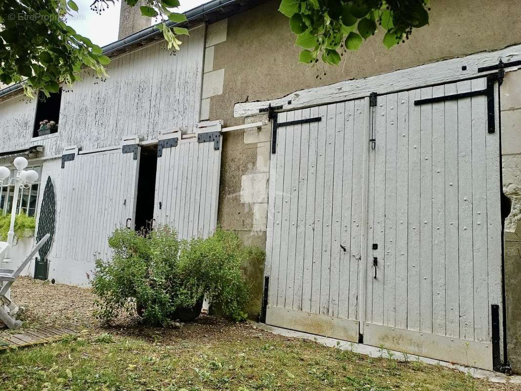 Maison à CLERE-LES-PINS