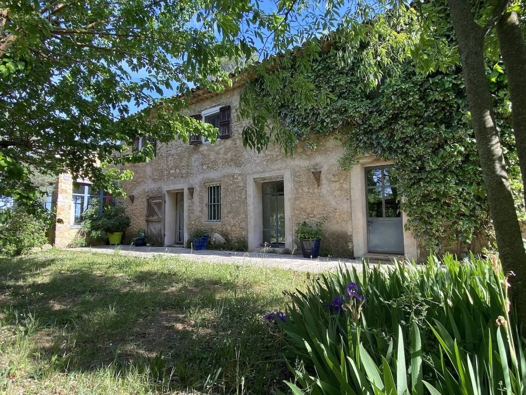 Maison à COTIGNAC