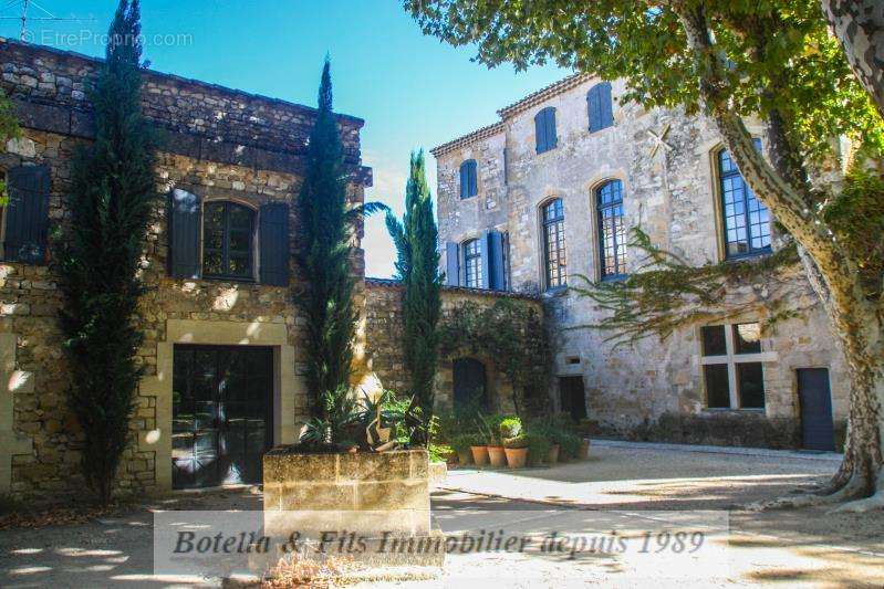 Maison à UZES