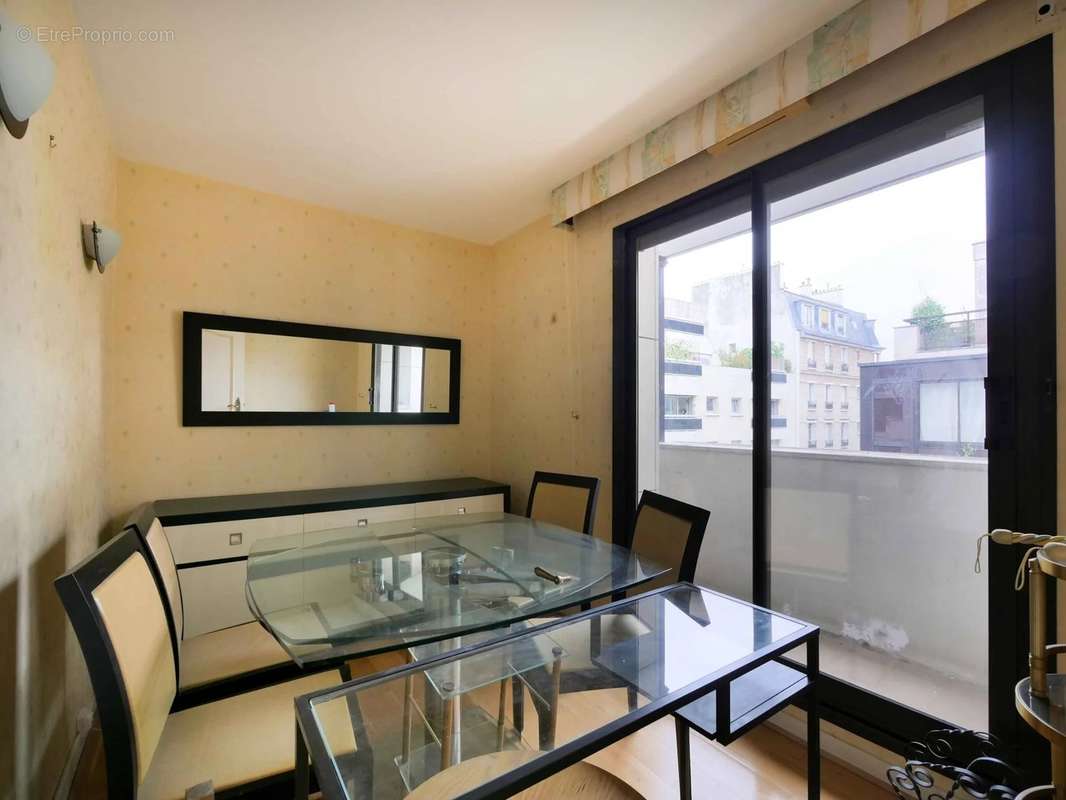 Appartement à PARIS-15E