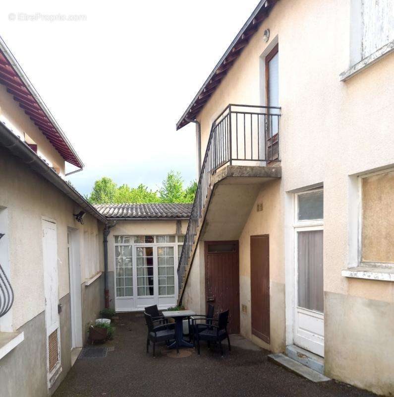 Appartement à BUJALEUF