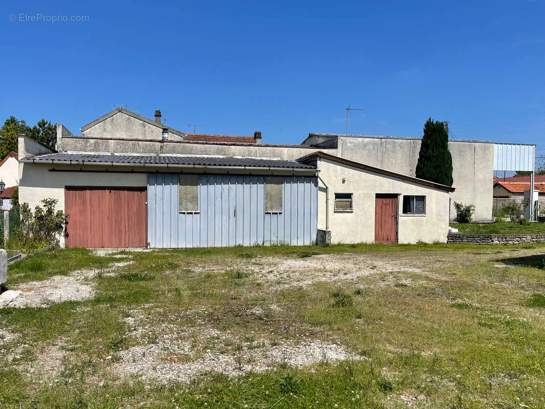 Maison à SAINT-PARRES-AUX-TERTRES