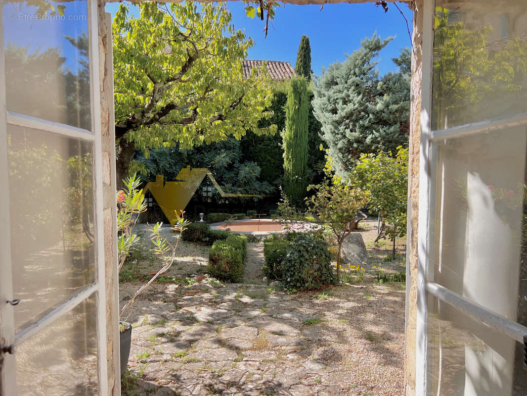 Maison à VAISON-LA-ROMAINE