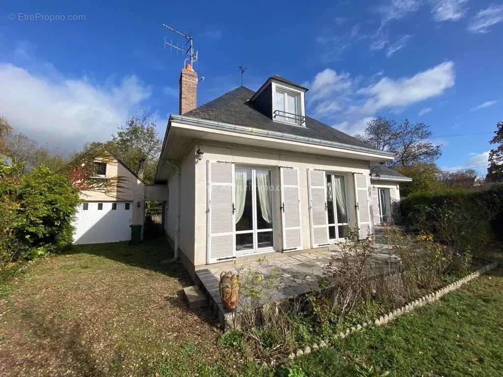 Maison à LA CHARTRE-SUR-LE-LOIR