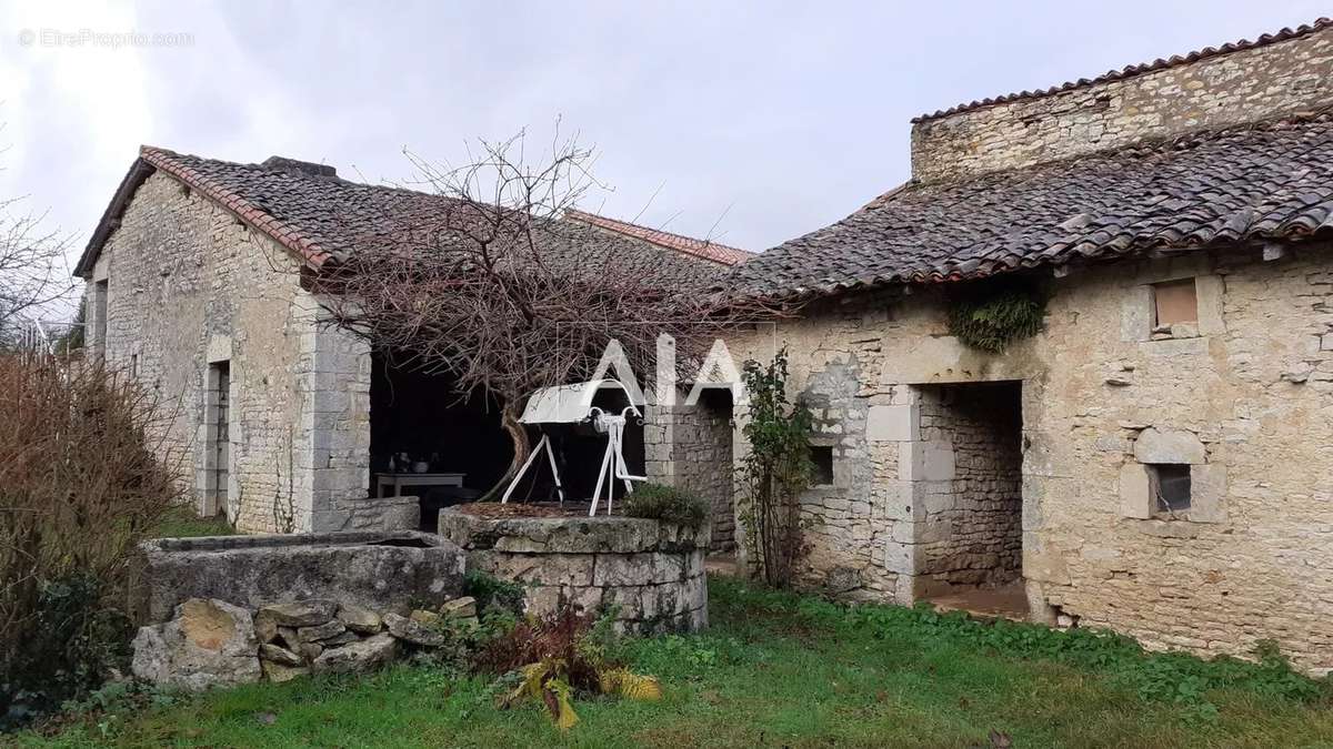 Maison à LIMALONGES