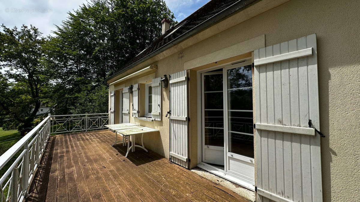 Maison à SAINT-CREPIN-AUX-BOIS