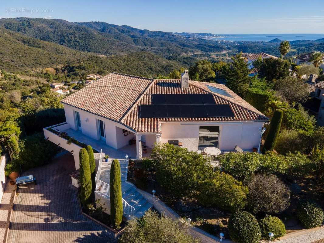 Maison à LES ADRETS-DE-L&#039;ESTEREL