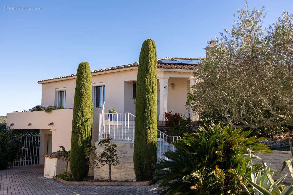 Maison à LES ADRETS-DE-L&#039;ESTEREL