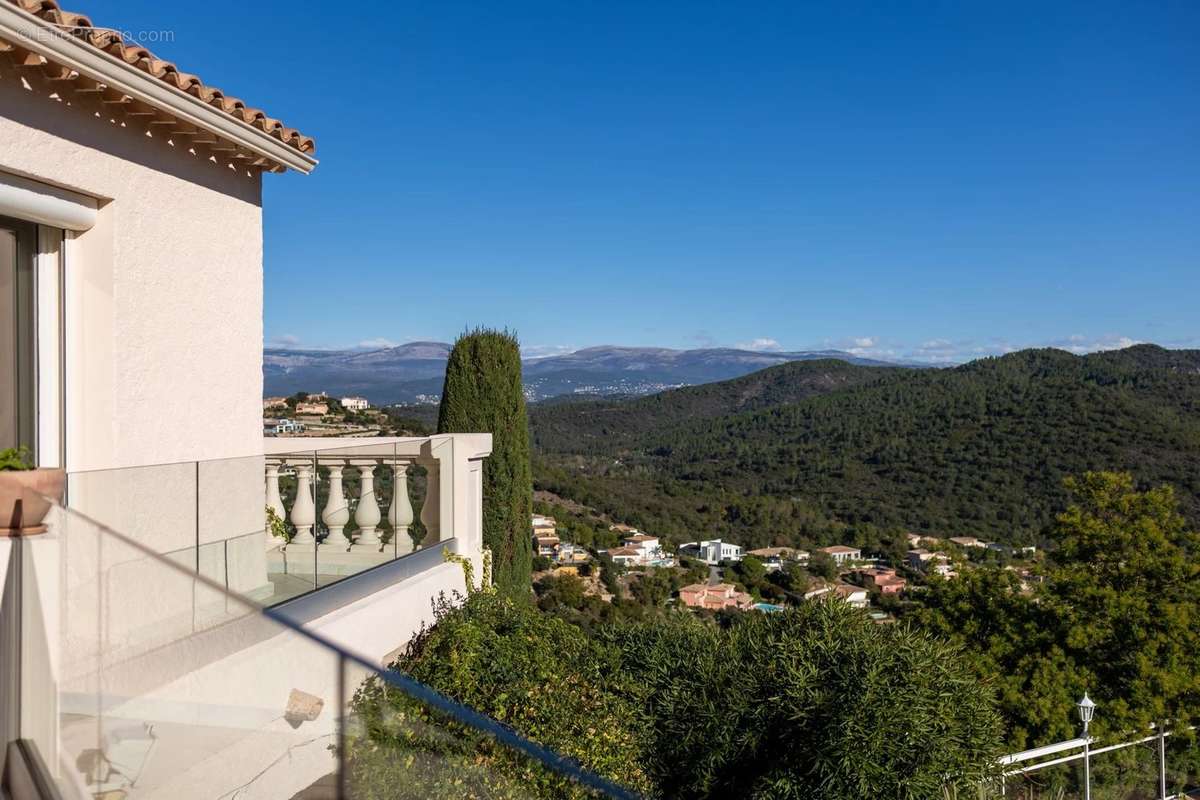 Maison à LES ADRETS-DE-L&#039;ESTEREL