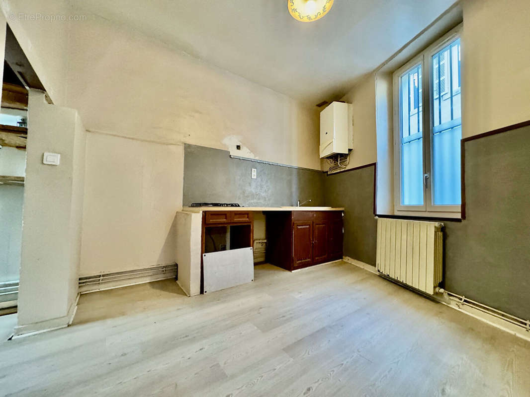 Appartement à MARSEILLE-1E