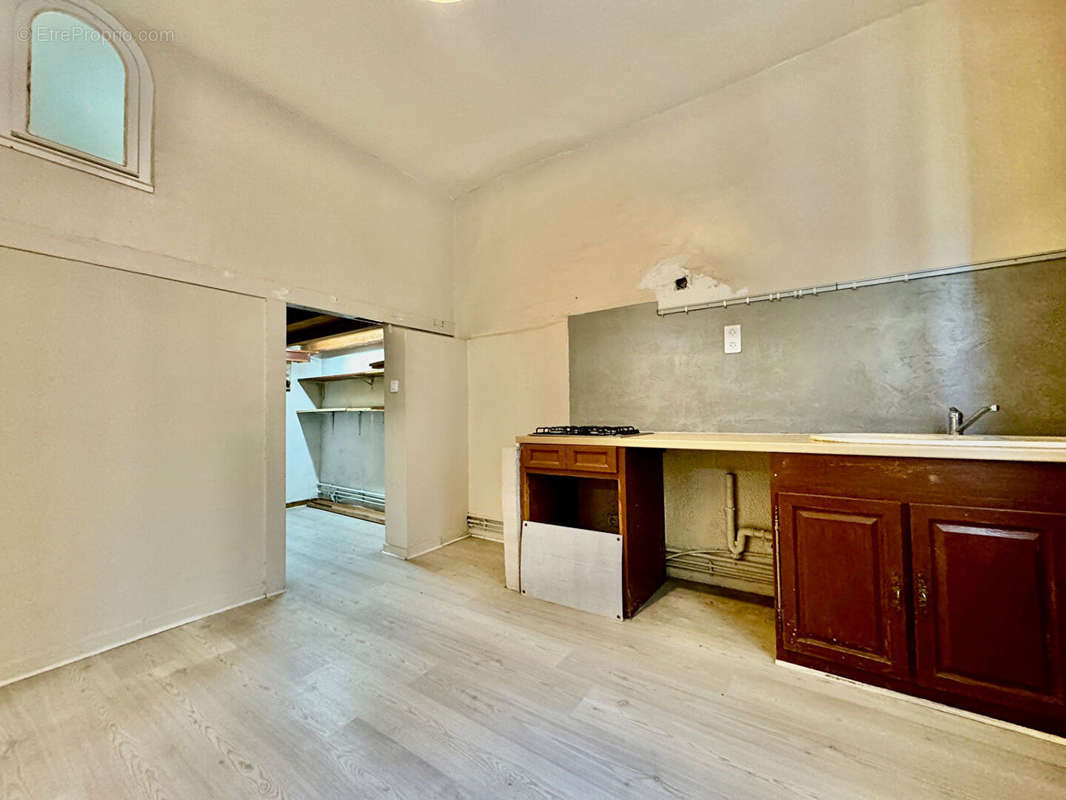 Appartement à MARSEILLE-1E