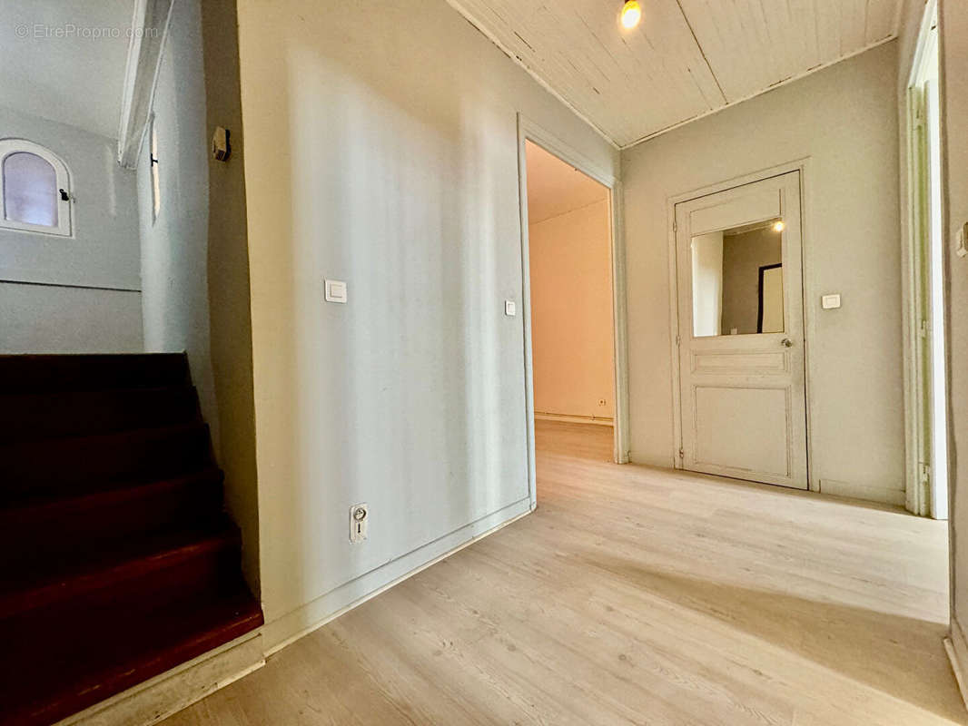 Appartement à MARSEILLE-1E