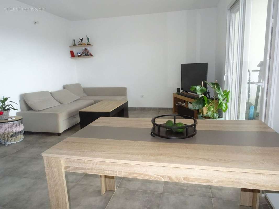 Appartement à FLASSANS-SUR-ISSOLE