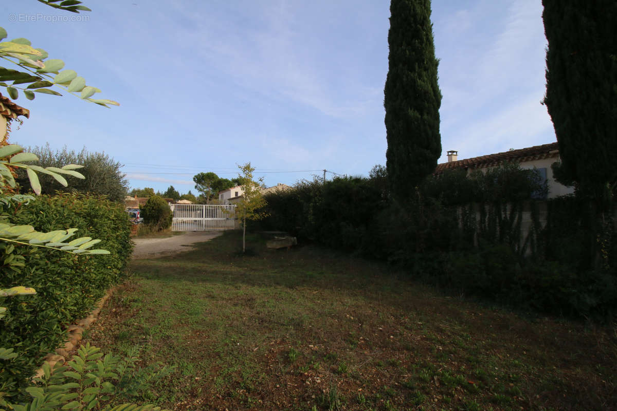 Maison à FONTVIEILLE