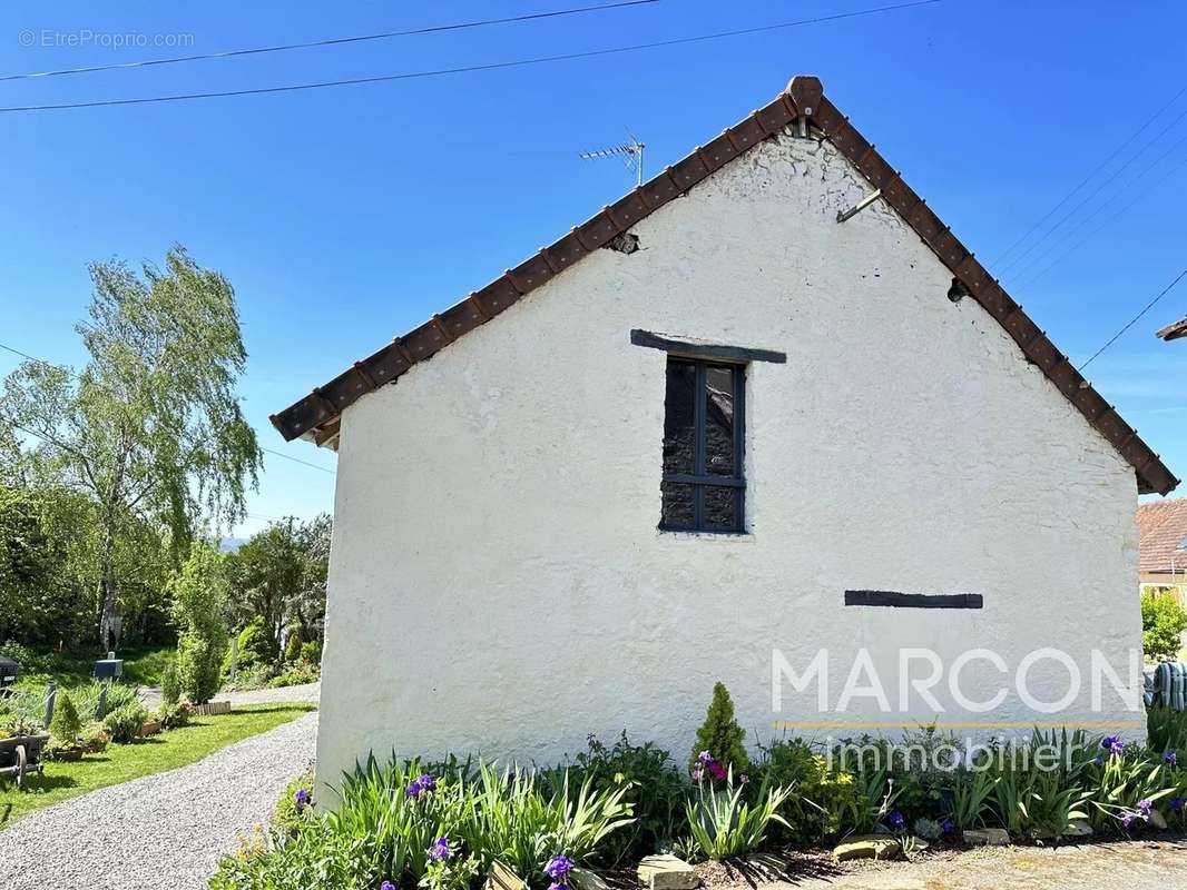 Maison à CHENIERS