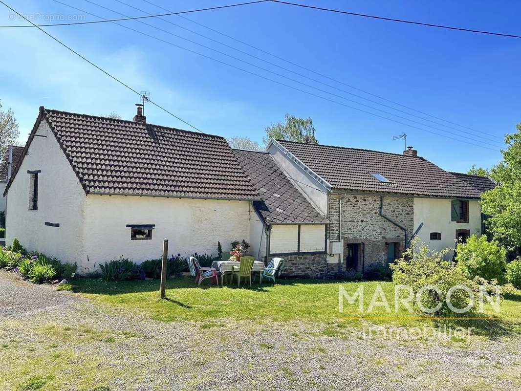 Maison à CHENIERS