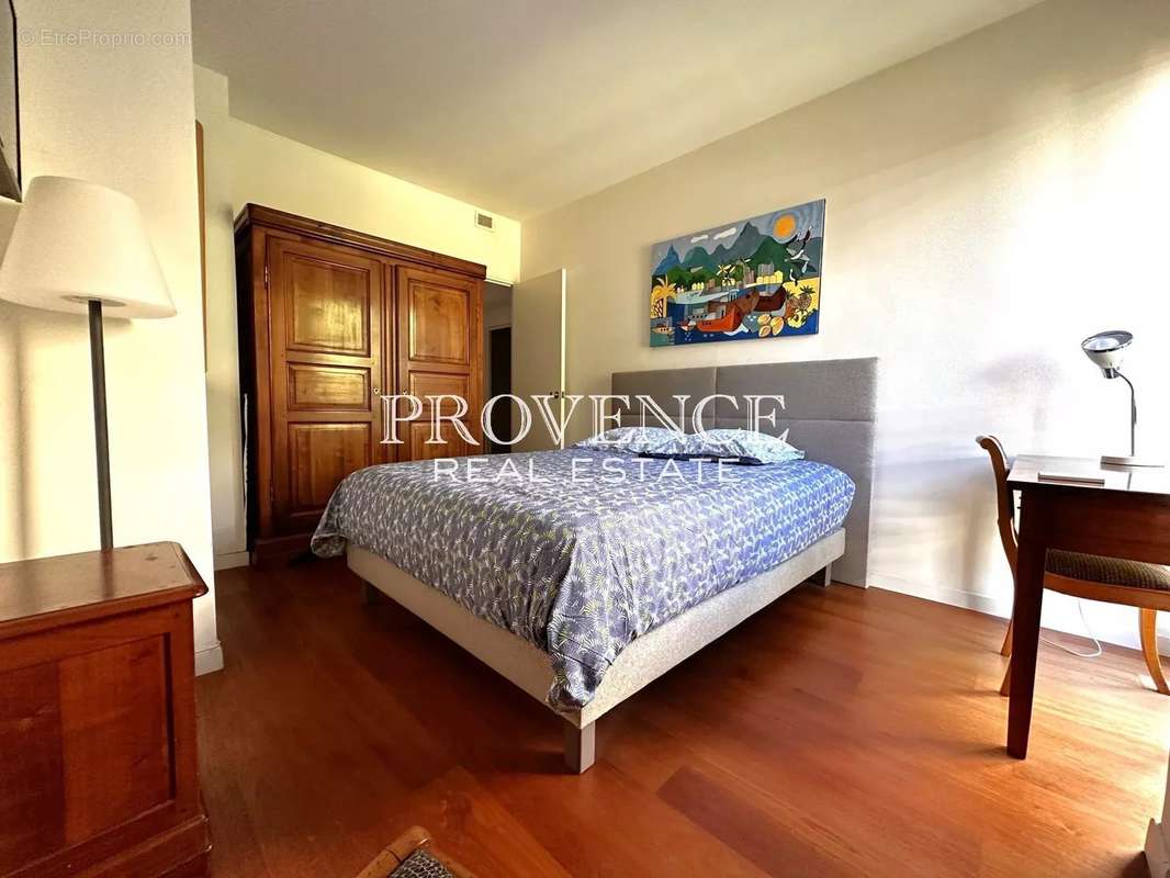 Appartement à MARSEILLE-7E