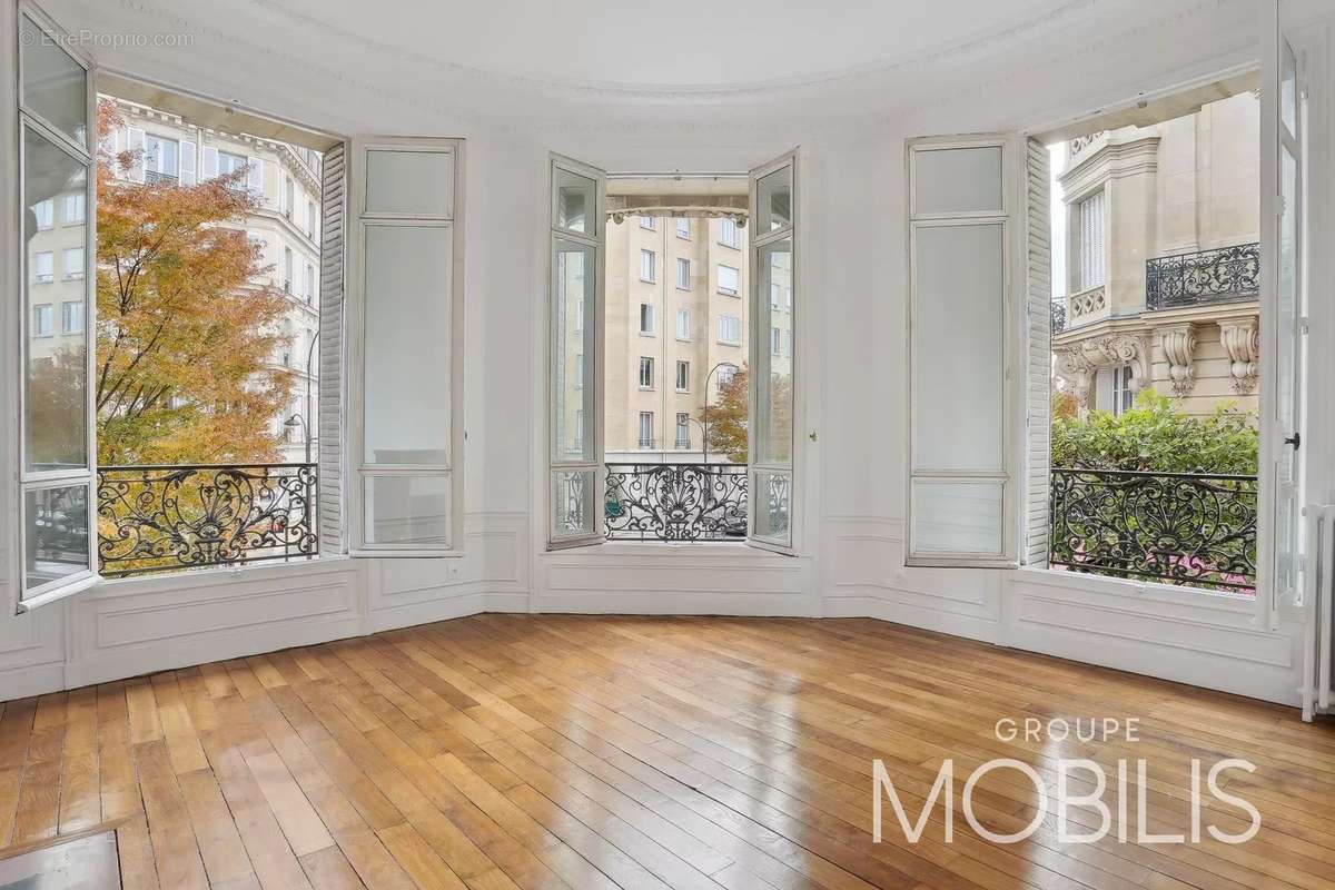 Appartement à NEUILLY-SUR-SEINE