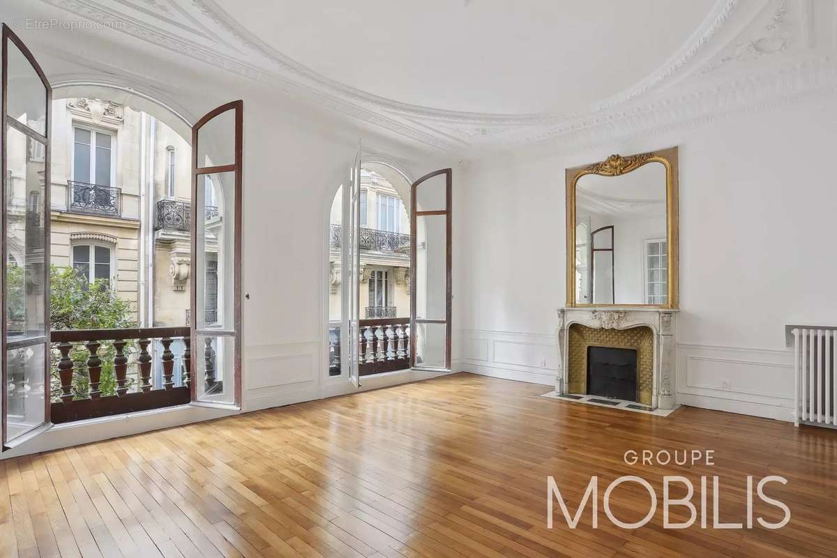 Appartement à NEUILLY-SUR-SEINE