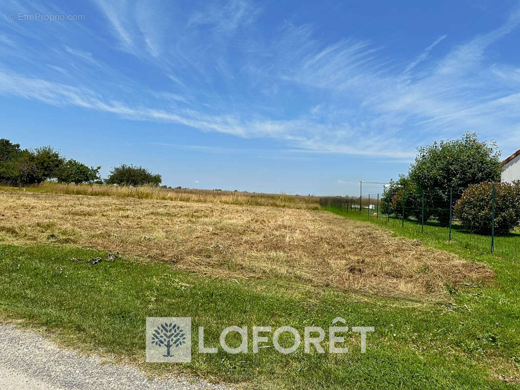 Terrain à GEMOZAC