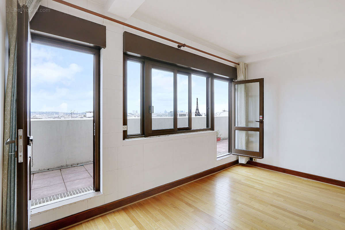 Appartement à PARIS-15E