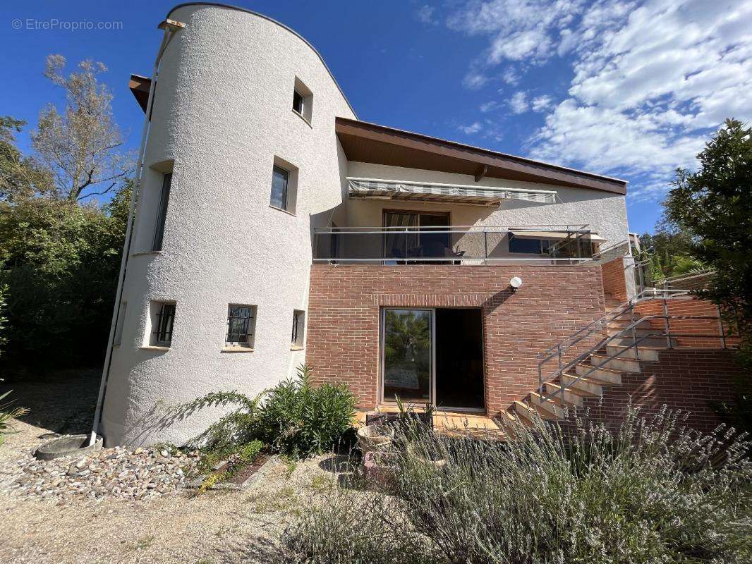 Maison à PUYLAROQUE