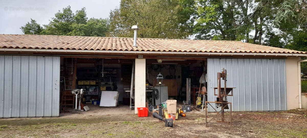 Maison à LA CHAPELLE-GONAGUET