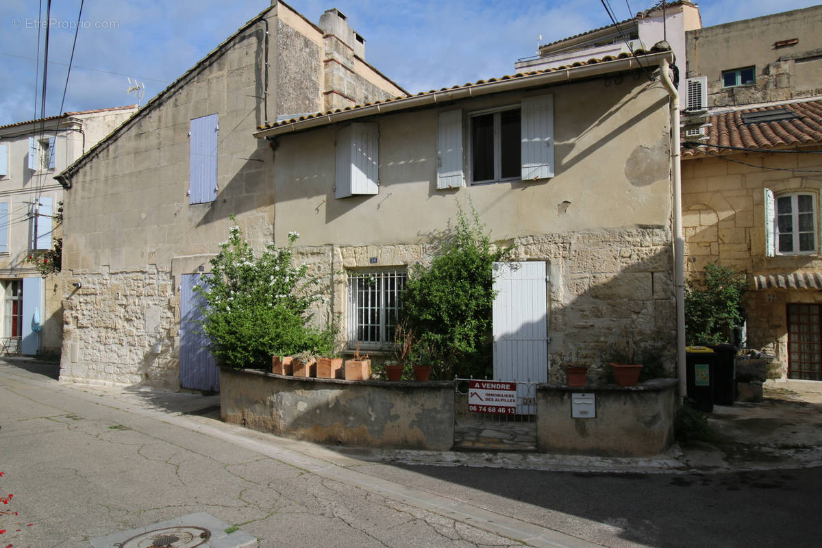 Maison à FONTVIEILLE