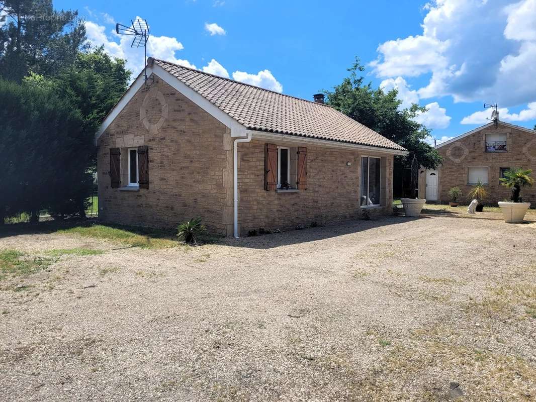 Maison à REIGNAC