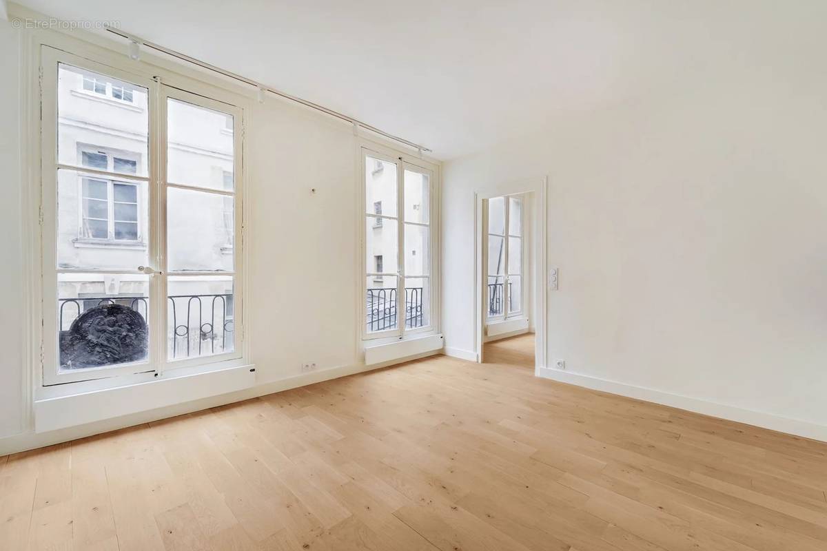 Appartement à PARIS-4E