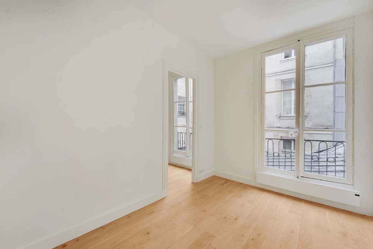 Appartement à PARIS-4E