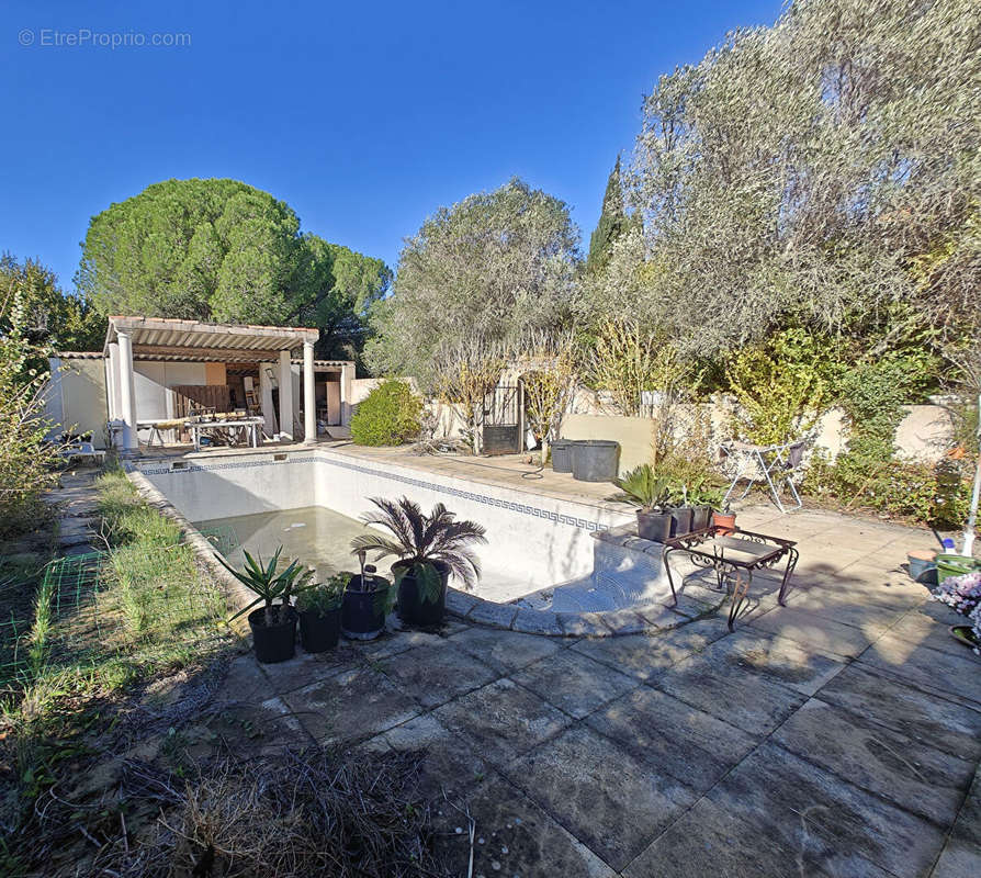 Maison à ROQUEBRUNE-SUR-ARGENS