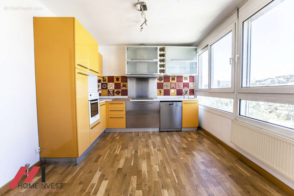 Appartement à MARSEILLE-8E