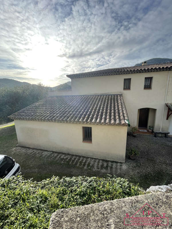 Maison à TOURRETTES-SUR-LOUP