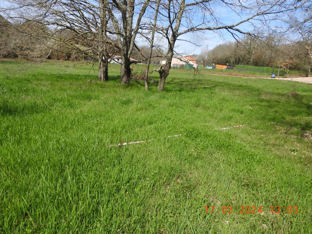 Terrain à LA SALVETAT-BELMONTET