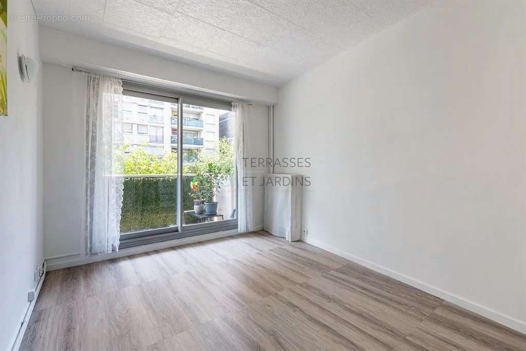 Appartement à PARIS-20E