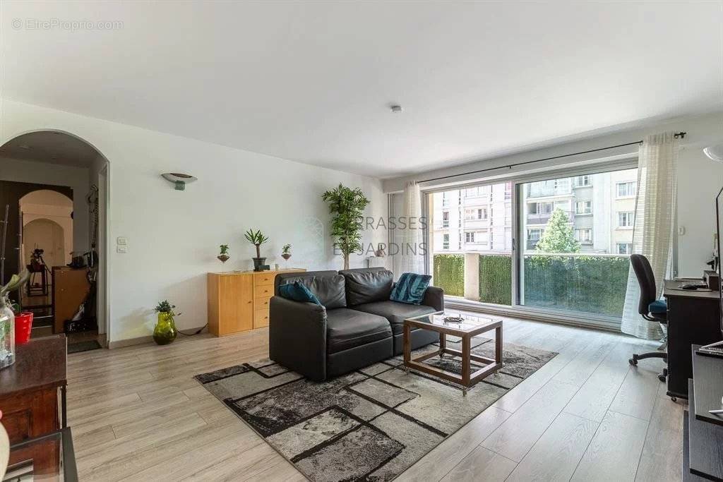 Appartement à PARIS-20E