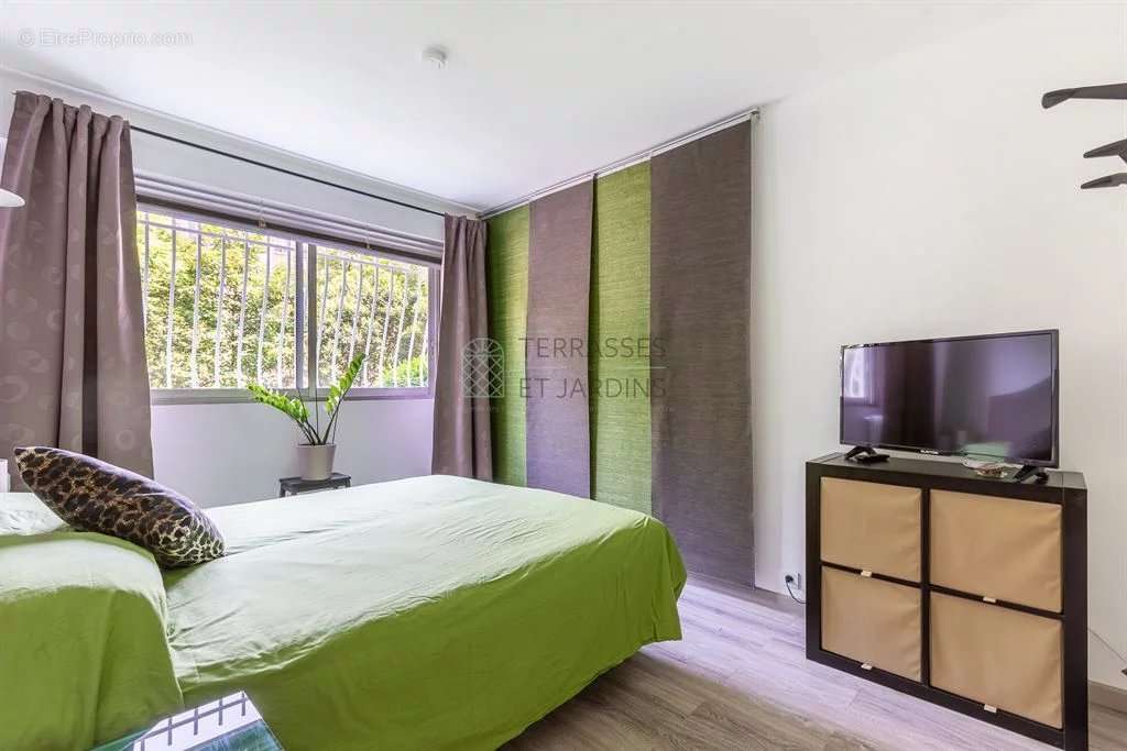 Appartement à PARIS-20E