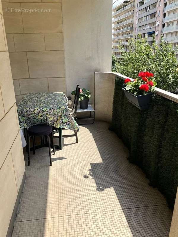 Appartement à PARIS-20E