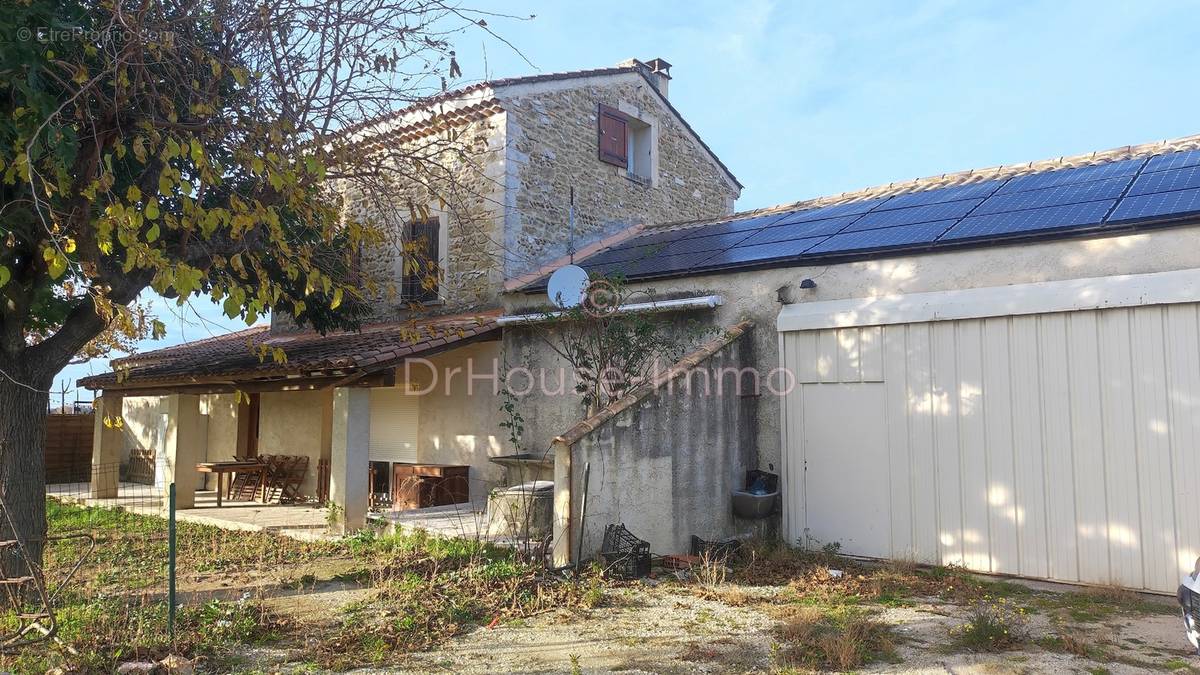 Maison à SAINT-LAURENT-DES-ARBRES