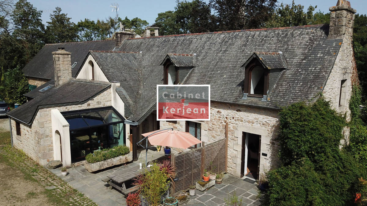 Maison à PLOUEGAT-GUERAND