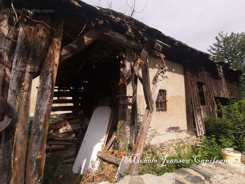 Maison à SAINT-ALBAN-DES-HURTIERES