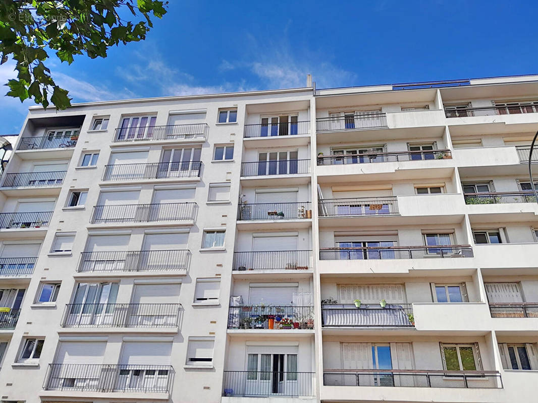 Appartement à SAINT-MAUR-DES-FOSSES