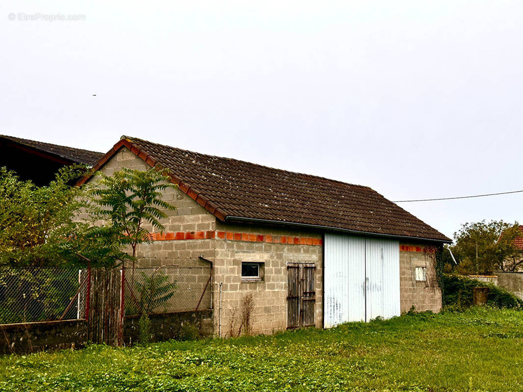 Terrain à NAINTRE