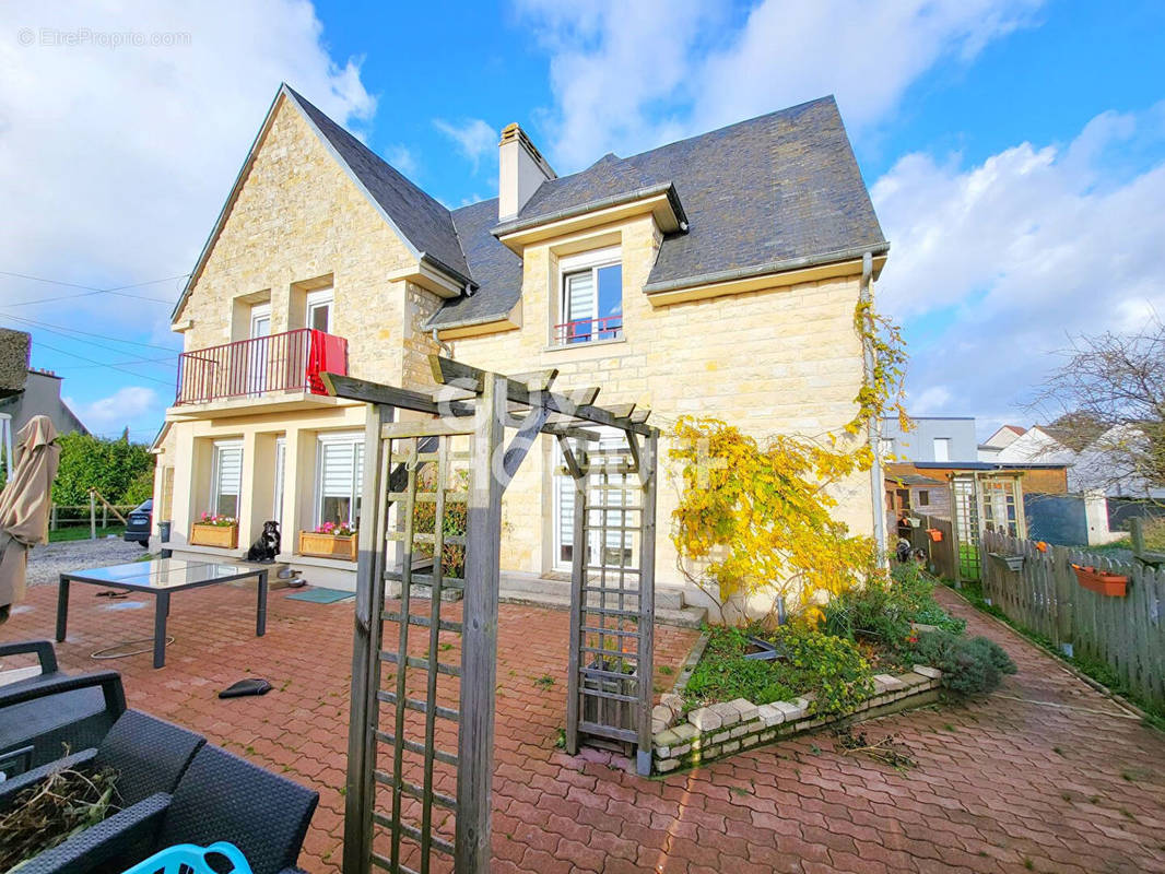 Maison à MAY-SUR-ORNE