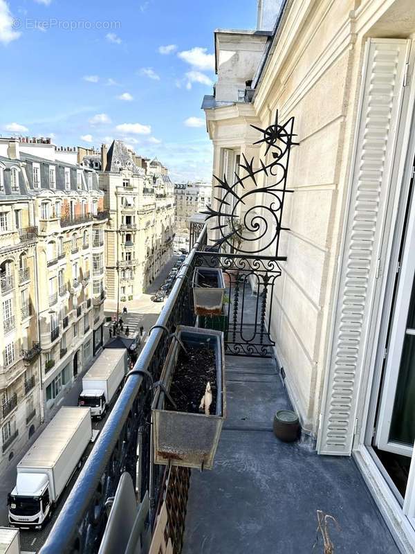 Appartement à PARIS-7E