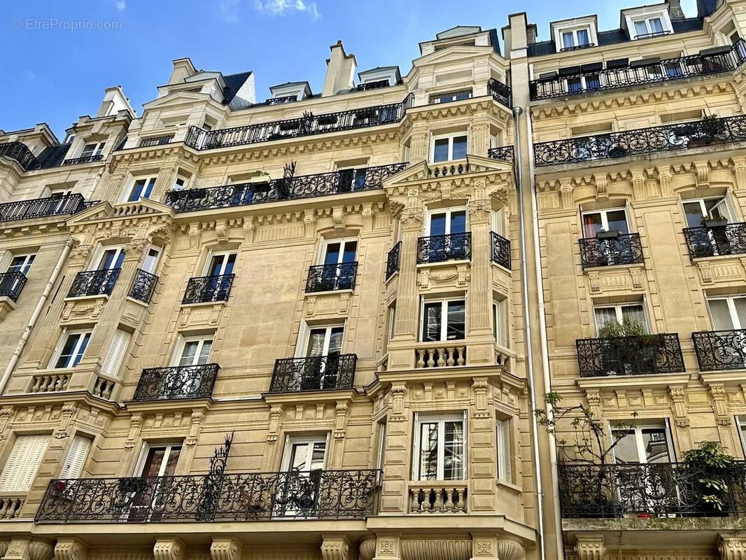 Appartement à PARIS-7E