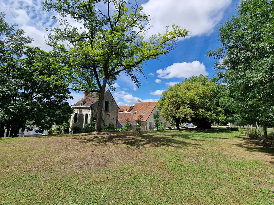 Maison à COURCAY